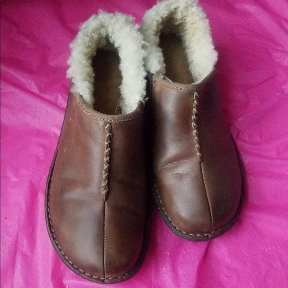 UGG Shoes - Ugg sherling size 9 tan leathered OFFERS WELCOME